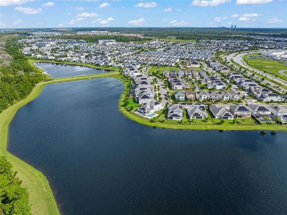 合同活跃: $930,000 (5 贝兹, 3 浴室, 3979 平方英尺)