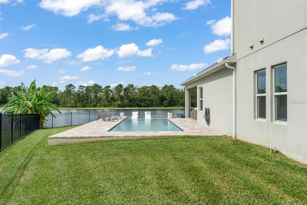 合同活跃: $930,000 (5 贝兹, 3 浴室, 3979 平方英尺)