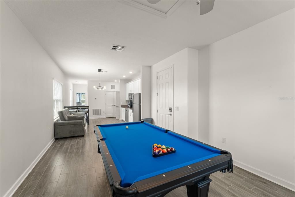 合同活跃: $930,000 (5 贝兹, 3 浴室, 3979 平方英尺)