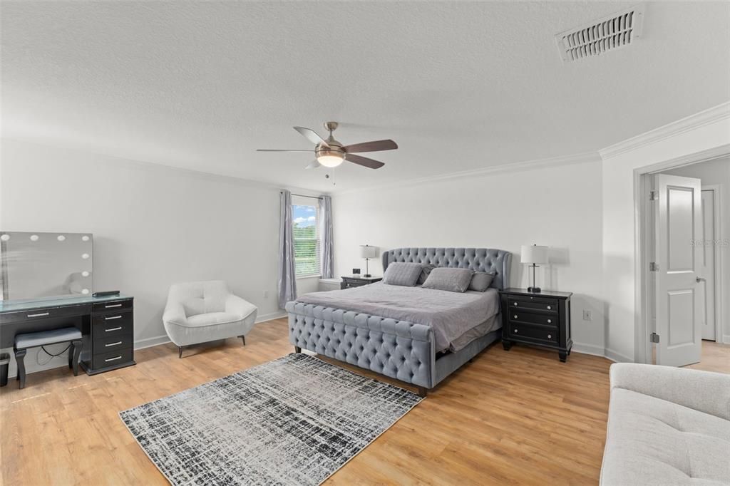 合同活跃: $930,000 (5 贝兹, 3 浴室, 3979 平方英尺)