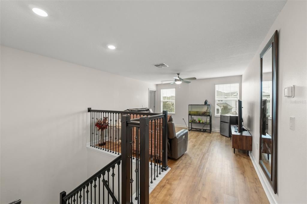 合同活跃: $930,000 (5 贝兹, 3 浴室, 3979 平方英尺)