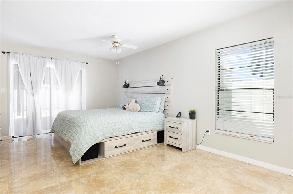 合同活跃: $479,000 (3 贝兹, 2 浴室, 1777 平方英尺)