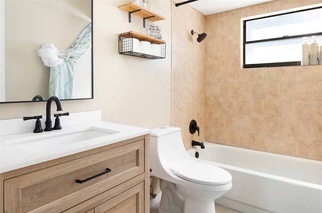 合同活跃: $479,000 (3 贝兹, 2 浴室, 1777 平方英尺)