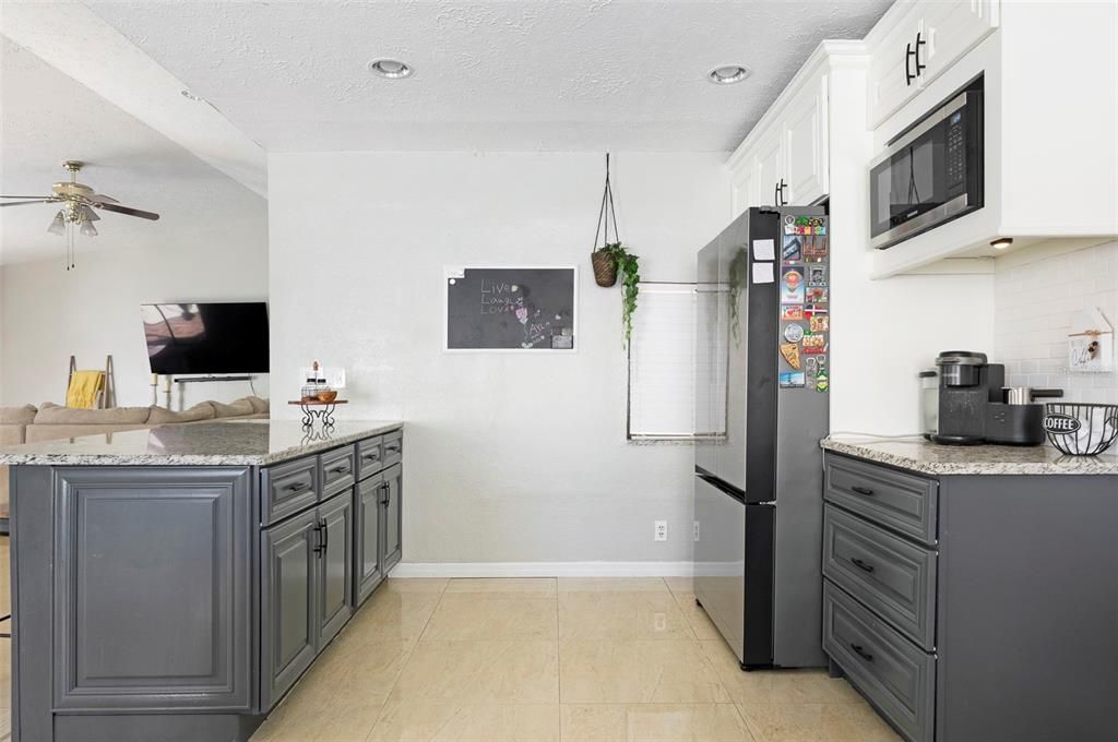 合同活跃: $479,000 (3 贝兹, 2 浴室, 1777 平方英尺)