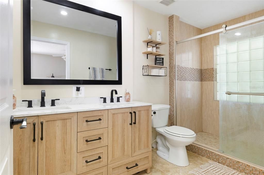 合同活跃: $479,000 (3 贝兹, 2 浴室, 1777 平方英尺)