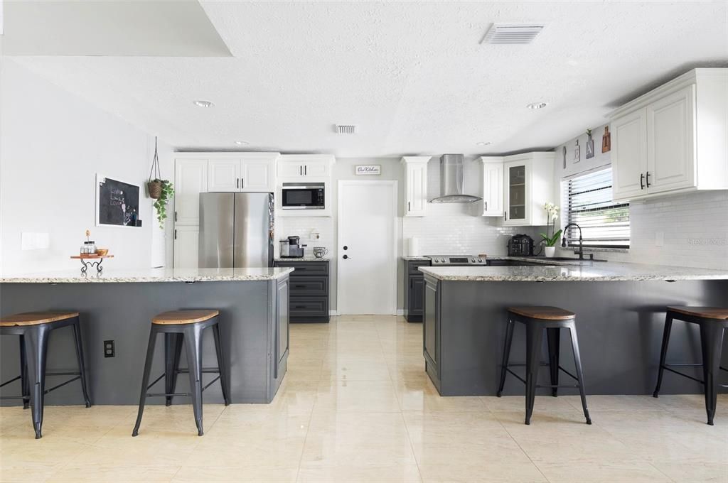 合同活跃: $479,000 (3 贝兹, 2 浴室, 1777 平方英尺)