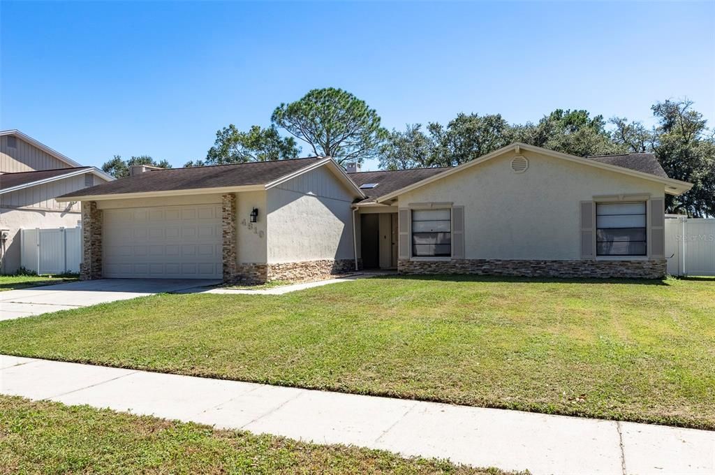 合同活跃: $479,000 (3 贝兹, 2 浴室, 1777 平方英尺)