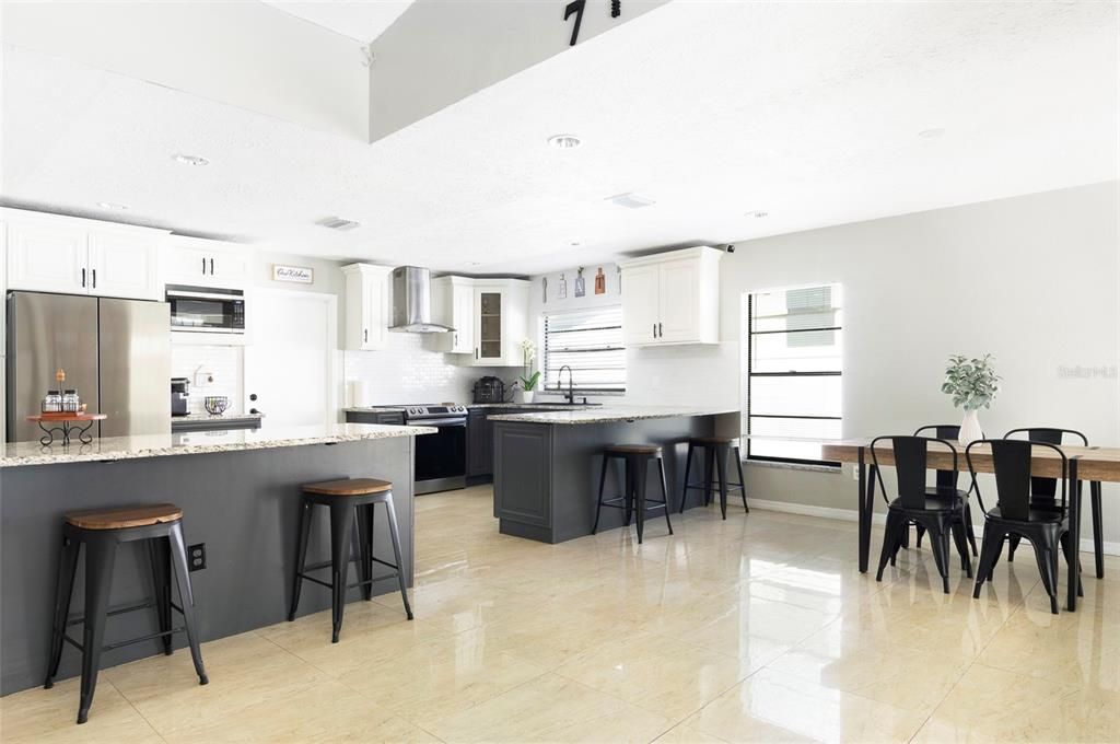 合同活跃: $479,000 (3 贝兹, 2 浴室, 1777 平方英尺)