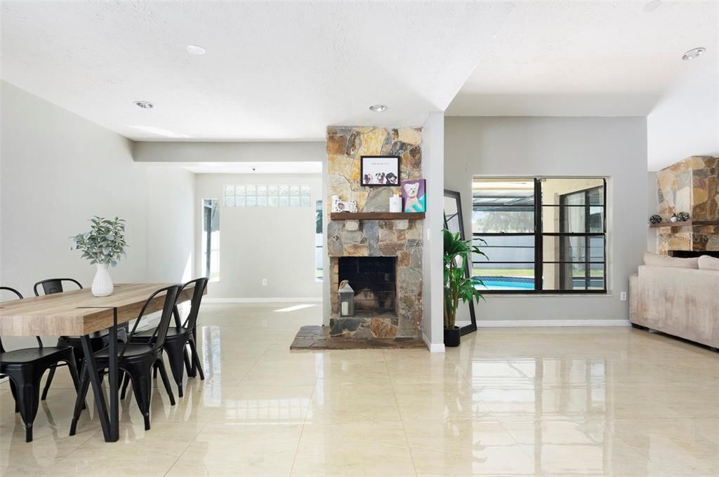 合同活跃: $479,000 (3 贝兹, 2 浴室, 1777 平方英尺)