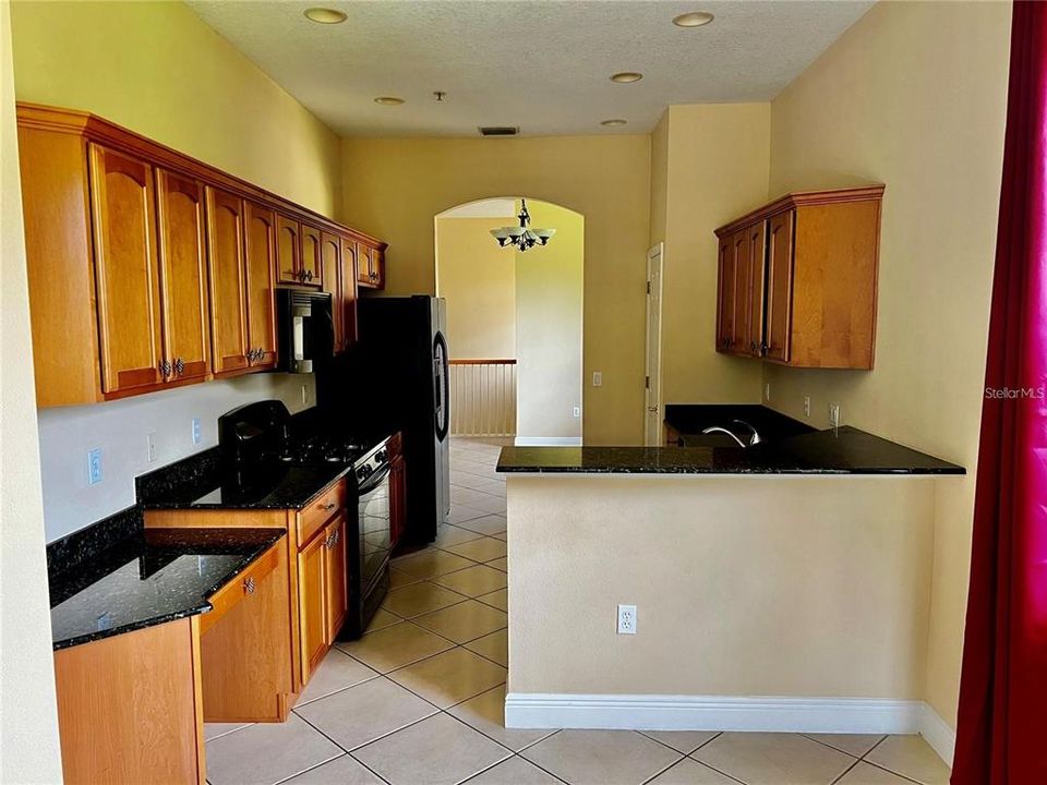 В аренду: $2,500 (3 спален, 3 ванн, 2024 Квадратных фут)