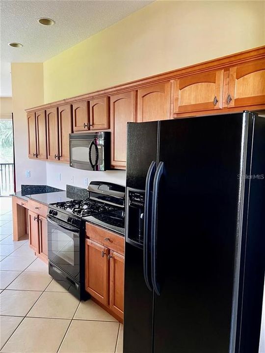 В аренду: $2,500 (3 спален, 3 ванн, 2024 Квадратных фут)