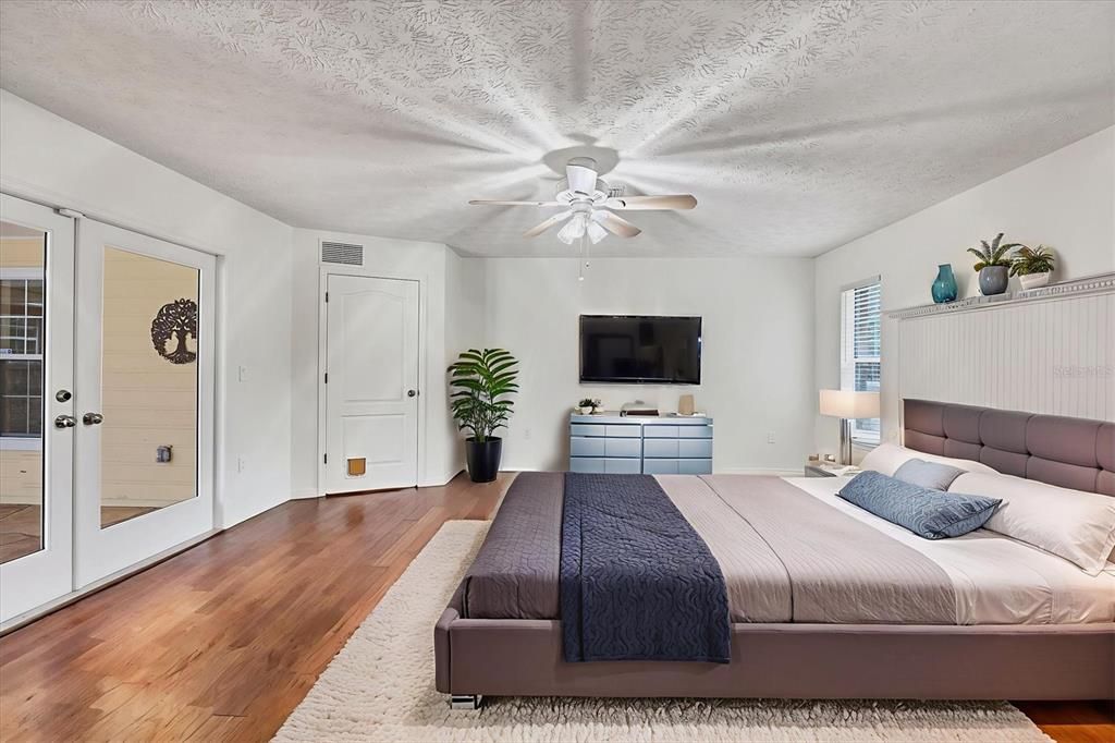 For Sale: $674,000 (3 beds, 2 baths, 2428 Square Feet)