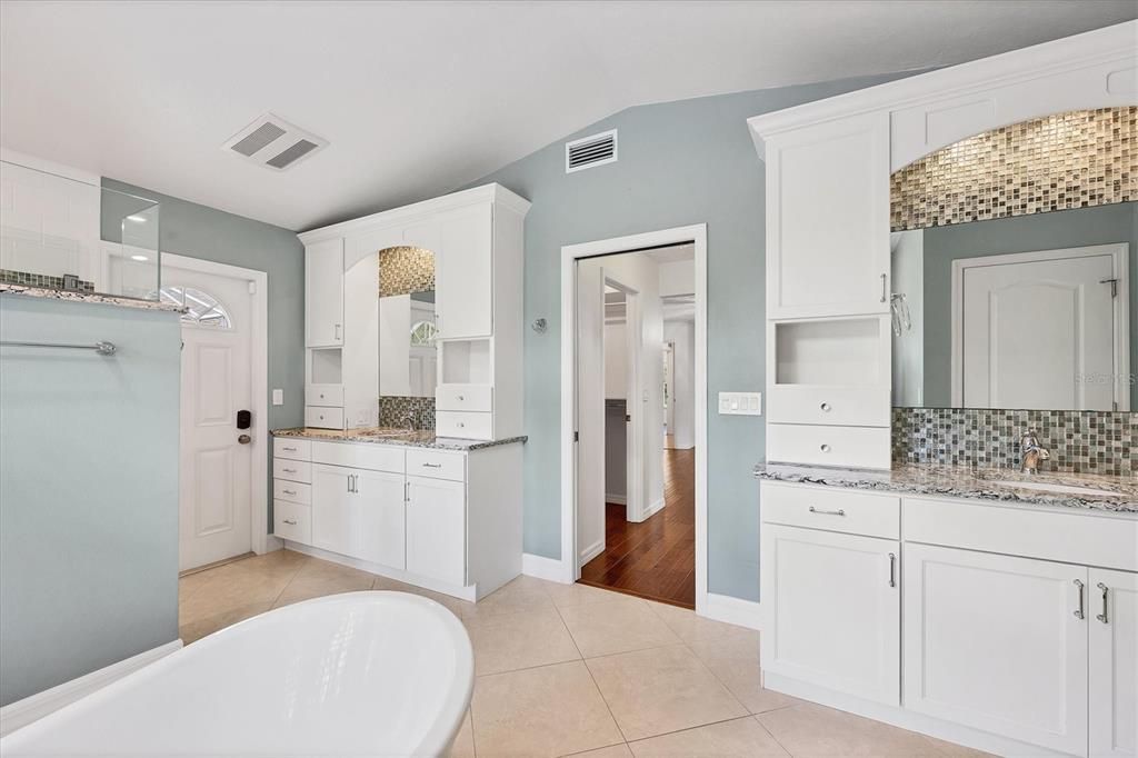 For Sale: $674,000 (3 beds, 2 baths, 2428 Square Feet)