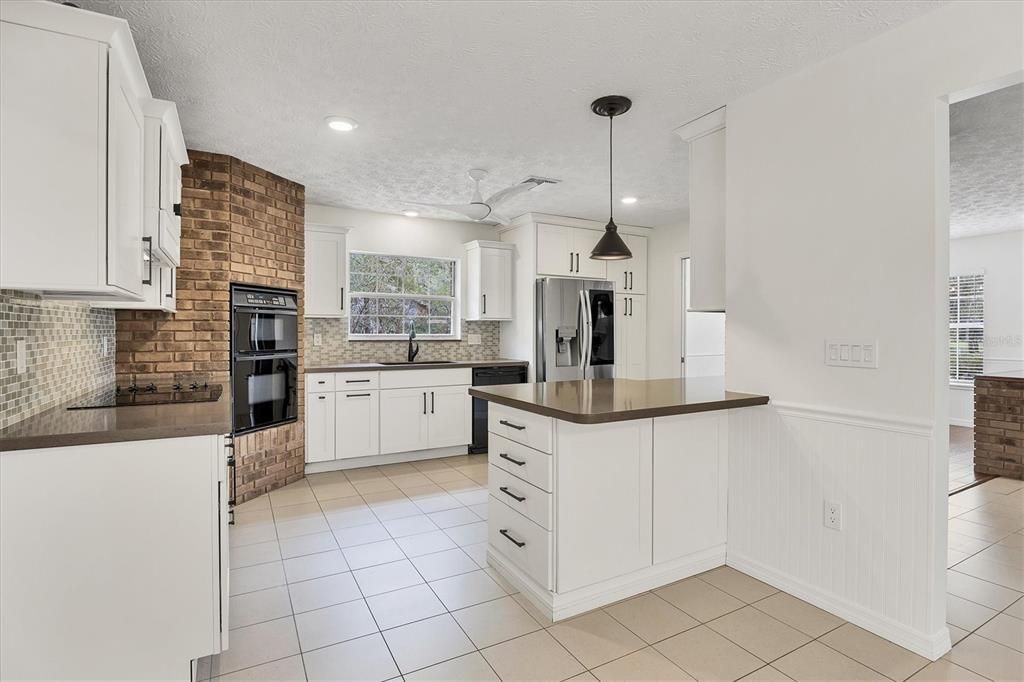 For Sale: $674,000 (3 beds, 2 baths, 2428 Square Feet)