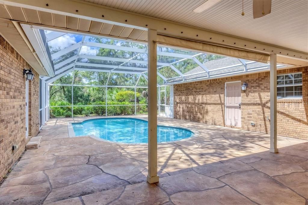 For Sale: $674,000 (3 beds, 2 baths, 2428 Square Feet)