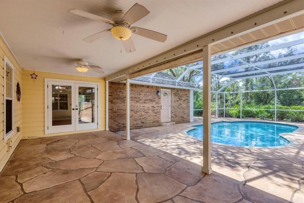 For Sale: $674,000 (3 beds, 2 baths, 2428 Square Feet)