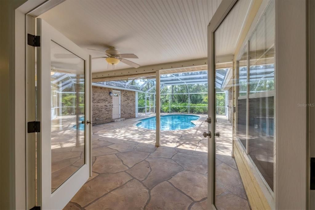 For Sale: $674,000 (3 beds, 2 baths, 2428 Square Feet)