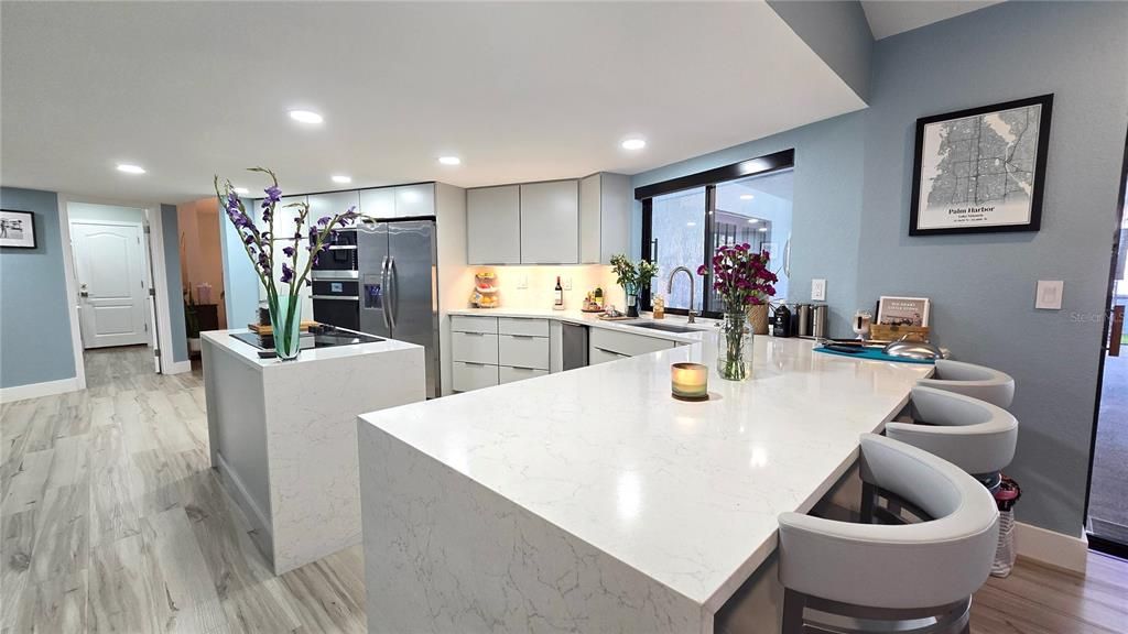 合同活跃: $660,000 (4 贝兹, 2 浴室, 2388 平方英尺)