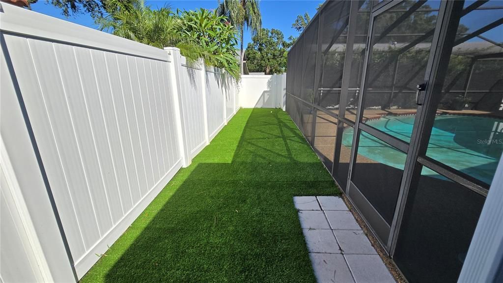 合同活跃: $660,000 (4 贝兹, 2 浴室, 2388 平方英尺)