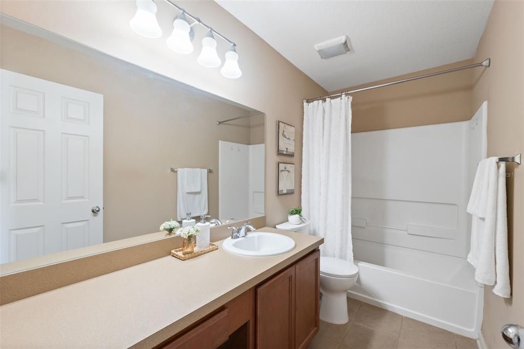 En Venta: $215,000 (2 camas, 2 baños, 1386 Pies cuadrados)