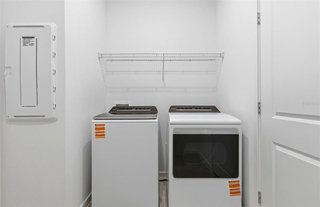 Activo con contrato: $364,330 (4 camas, 3 baños, 2262 Pies cuadrados)