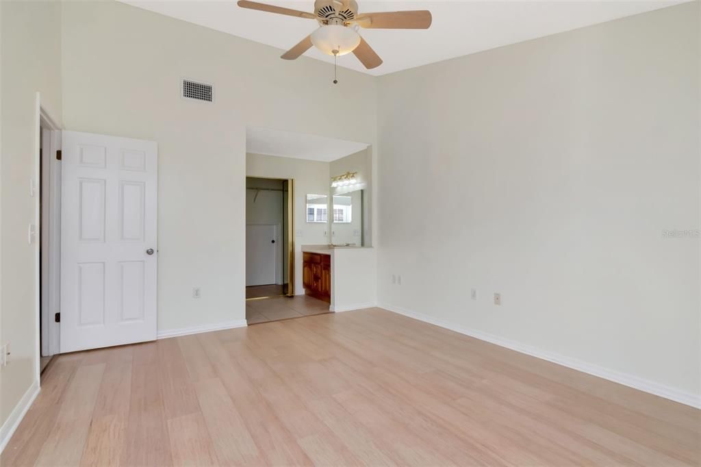 En Venta: $395,000 (3 camas, 2 baños, 1402 Pies cuadrados)