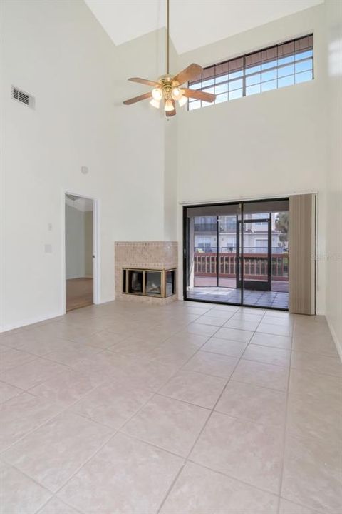 En Venta: $395,000 (3 camas, 2 baños, 1402 Pies cuadrados)