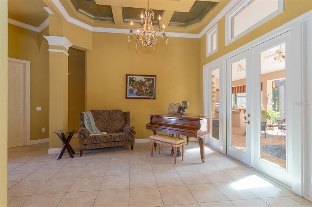 For Sale: $999,900 (4 beds, 4 baths, 3692 Square Feet)