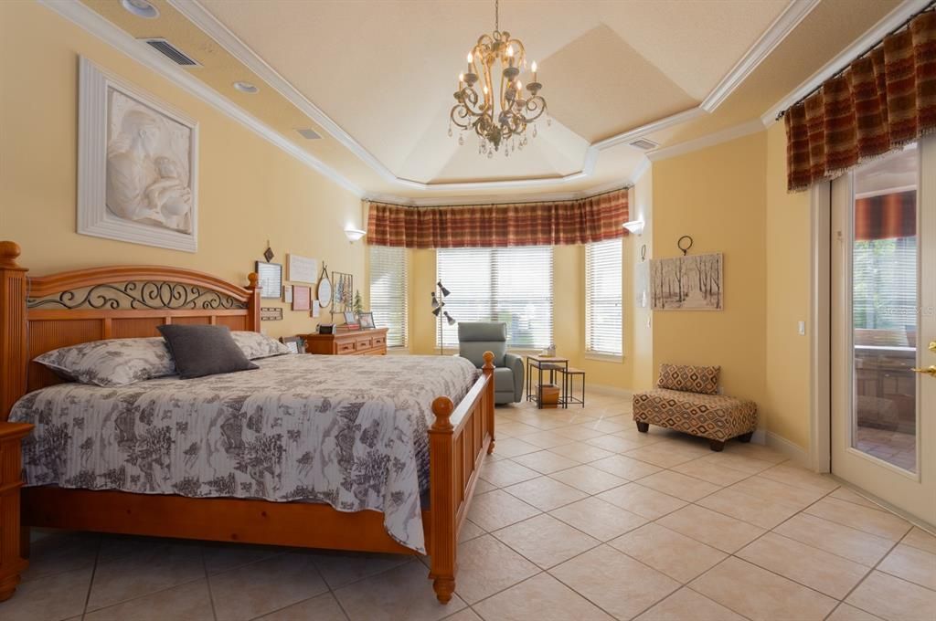 For Sale: $999,900 (4 beds, 4 baths, 3692 Square Feet)