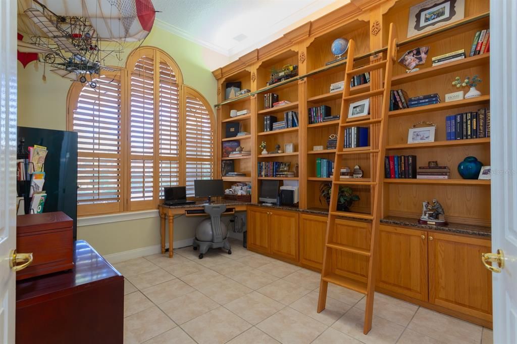 For Sale: $999,900 (4 beds, 4 baths, 3692 Square Feet)