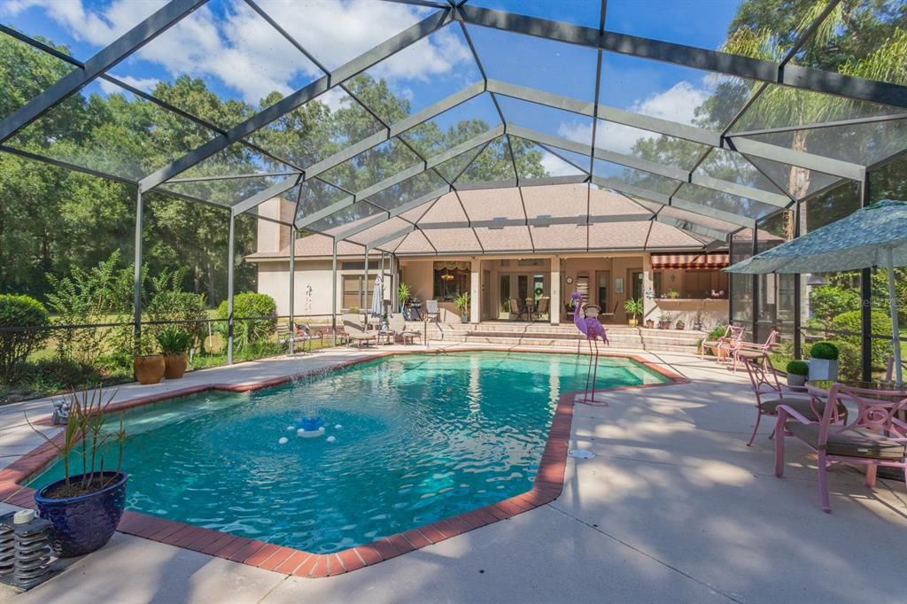 For Sale: $999,900 (4 beds, 4 baths, 3692 Square Feet)