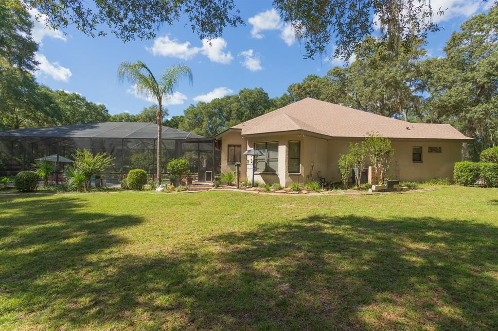 For Sale: $999,900 (4 beds, 4 baths, 3692 Square Feet)