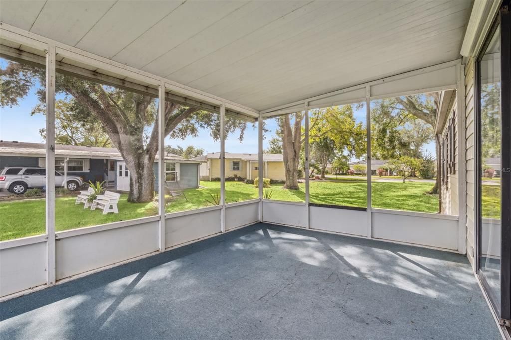 Active With Contract: $145,000 (2 beds, 2 baths, 936 Square Feet)