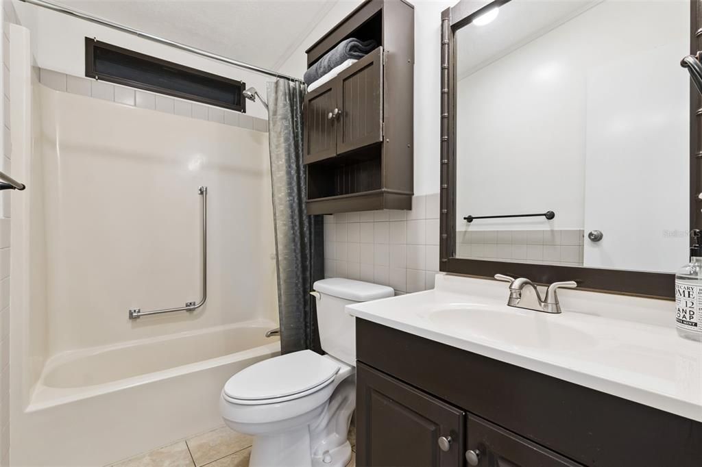 Active With Contract: $145,000 (2 beds, 2 baths, 936 Square Feet)