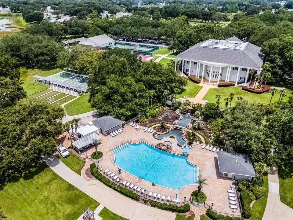 Active With Contract: $145,000 (2 beds, 2 baths, 936 Square Feet)