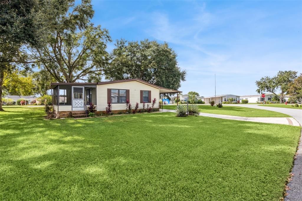 Active With Contract: $145,000 (2 beds, 2 baths, 936 Square Feet)