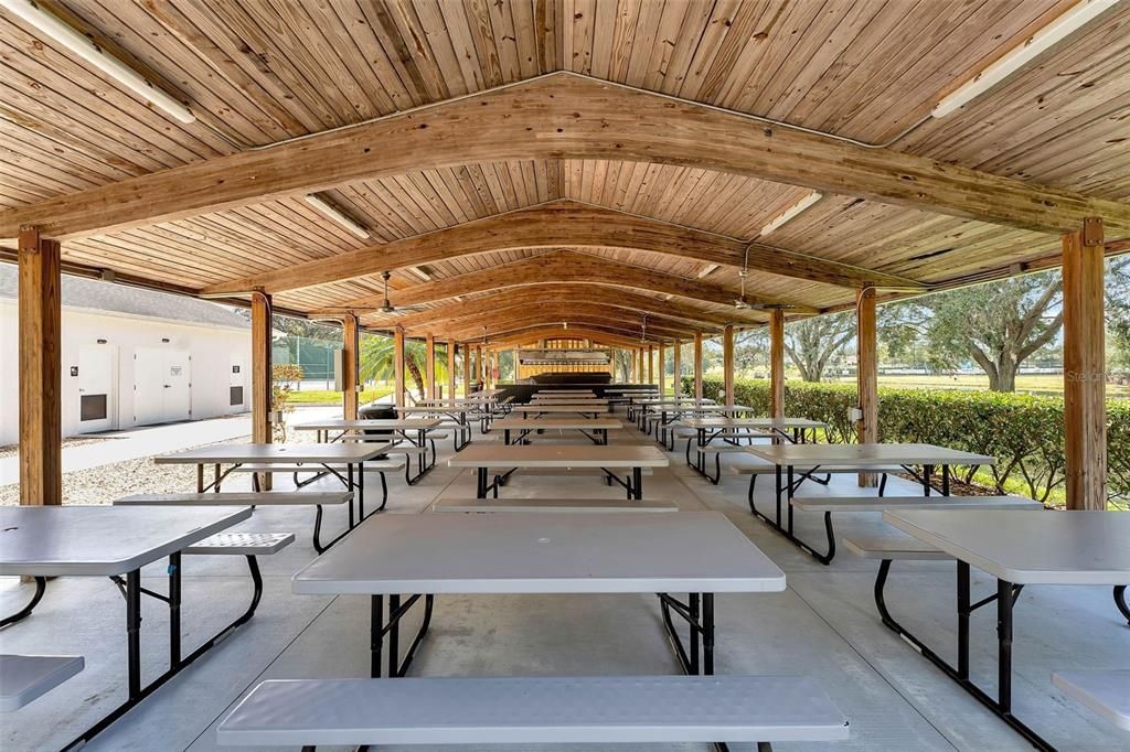 Active With Contract: $145,000 (2 beds, 2 baths, 936 Square Feet)