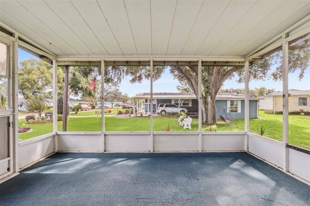 Active With Contract: $145,000 (2 beds, 2 baths, 936 Square Feet)