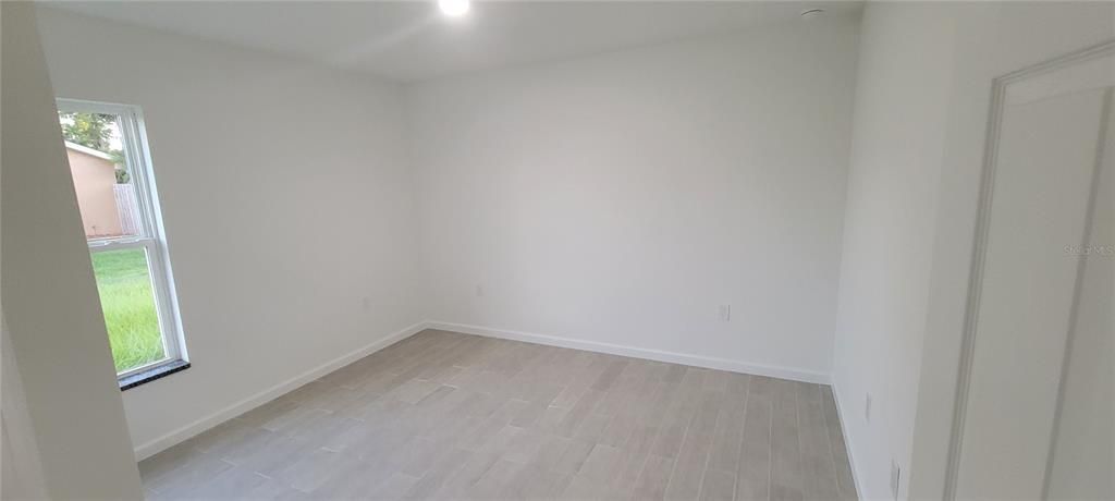 For Rent: $2,200 (4 beds, 2 baths, 1800 Square Feet)