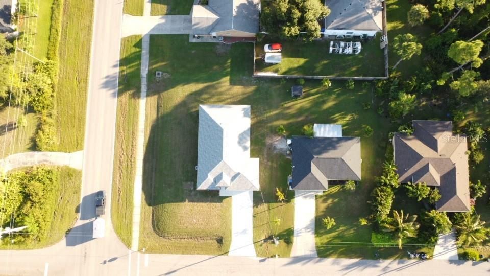 For Rent: $2,200 (4 beds, 2 baths, 1800 Square Feet)