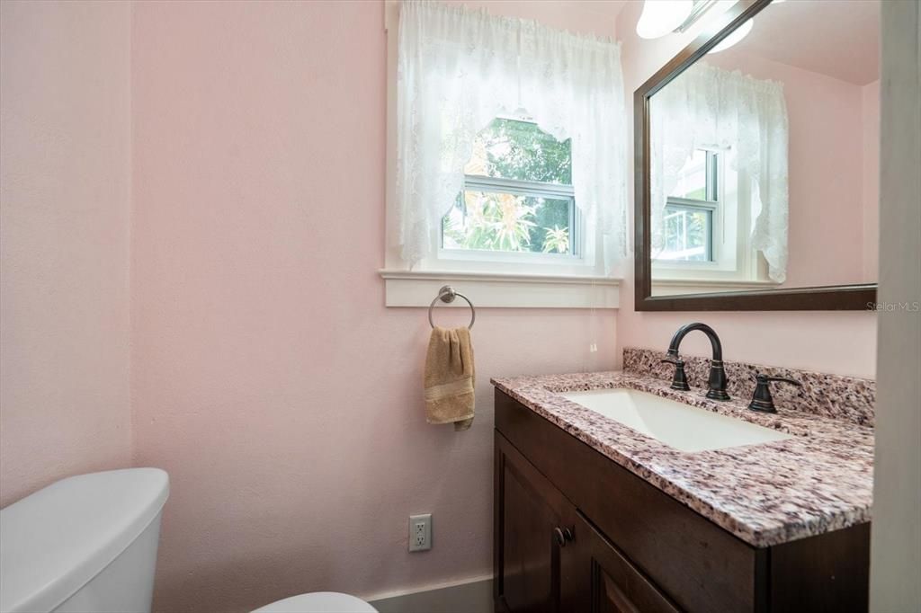 На продажу: $525,000 (2 спален, 1 ванн, 1344 Квадратных фут)