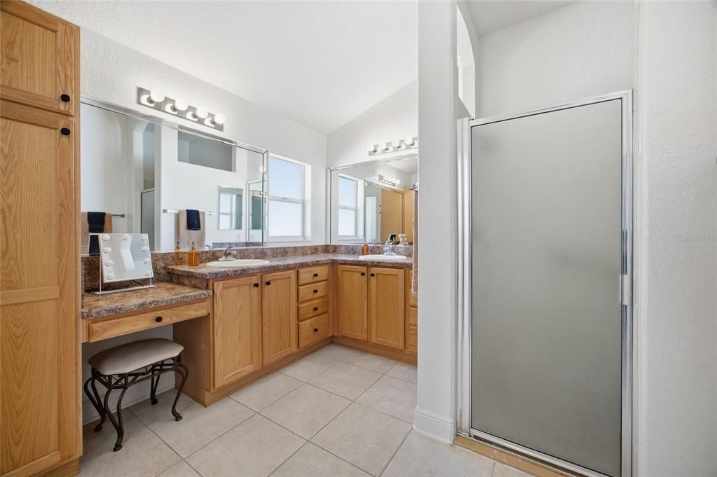 En Venta: $599,900 (3 camas, 2 baños, 2021 Pies cuadrados)