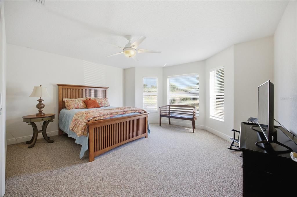 En Venta: $599,900 (3 camas, 2 baños, 2021 Pies cuadrados)