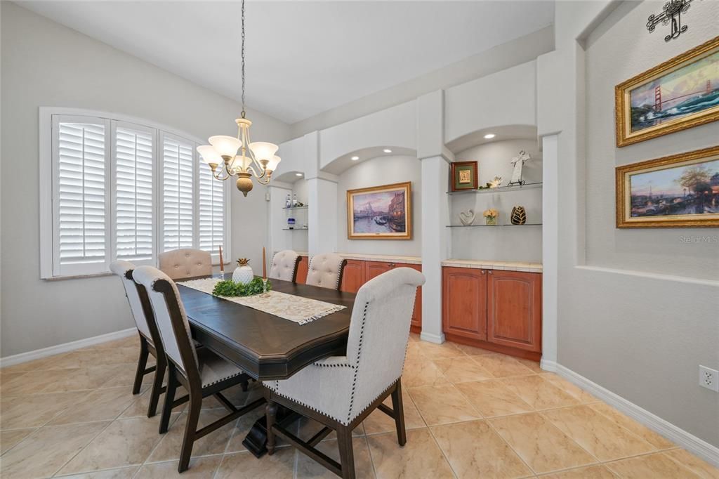 For Sale: $750,000 (3 beds, 2 baths, 2824 Square Feet)