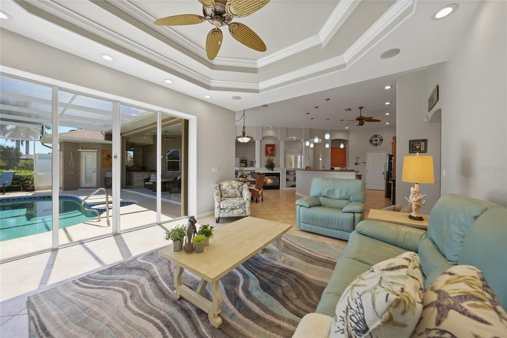 For Sale: $750,000 (3 beds, 2 baths, 2824 Square Feet)