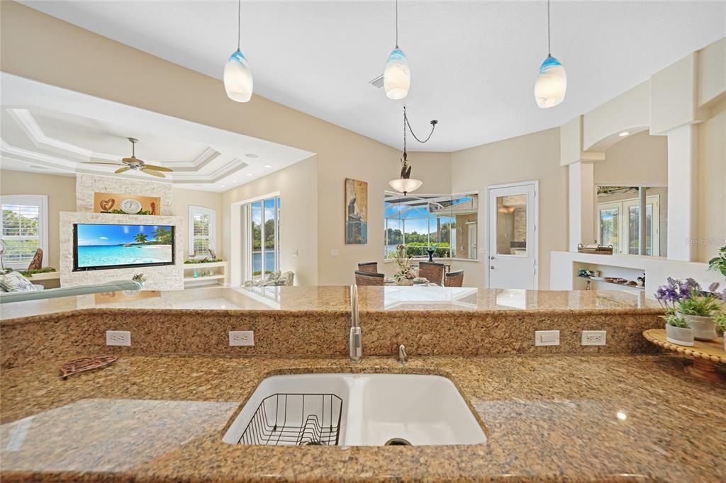 For Sale: $750,000 (3 beds, 2 baths, 2824 Square Feet)