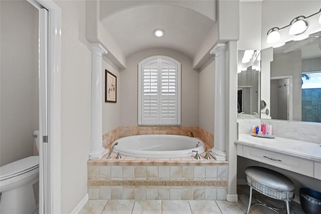 For Sale: $750,000 (3 beds, 2 baths, 2824 Square Feet)