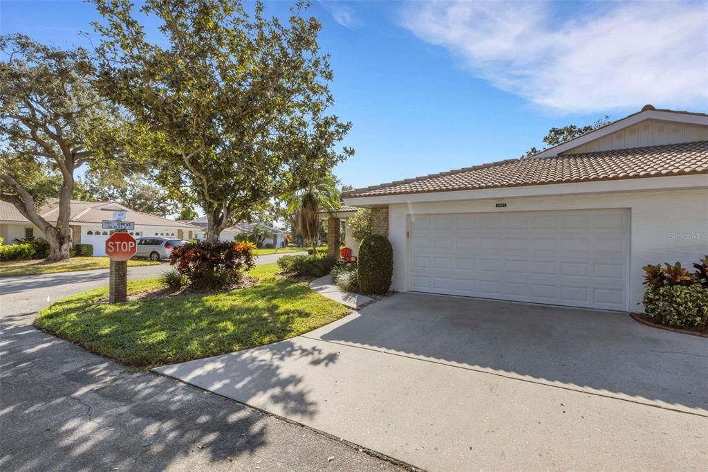 Active With Contract: $325,000 (2 beds, 2 baths, 1531 Square Feet)