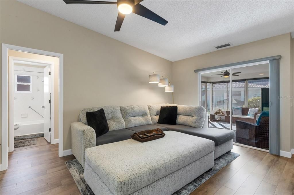 Active With Contract: $325,000 (2 beds, 2 baths, 1531 Square Feet)