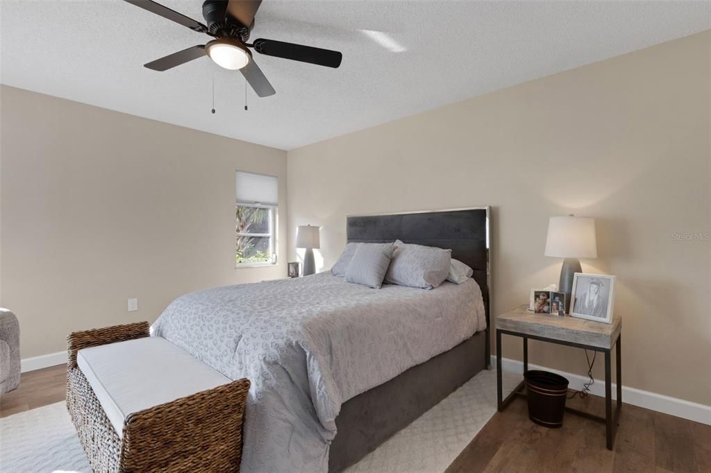 Active With Contract: $325,000 (2 beds, 2 baths, 1531 Square Feet)